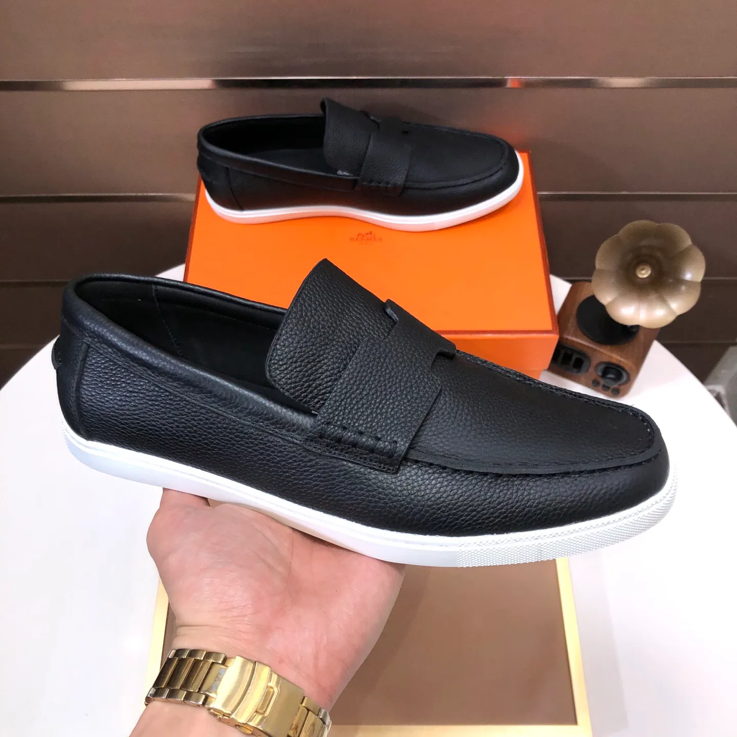 Men's shoes💰560💰[HERMES] (cowhide lining)🍀Italian top luxury🍀He does not pursue novel styles and gorgeous colors, but attracts the favor of successful men with his flawless, elegant and classic style. Formal leather shoes This very comfortable, simple and stable style allows you to easily match any style! The pattern is absolutely 1:1 refined from the original case, and we strive for excellence in materials, imported cowhide + cowhide lining💪💪💪extraordinary texture👍! .Code number: 39-45 (45 customized)